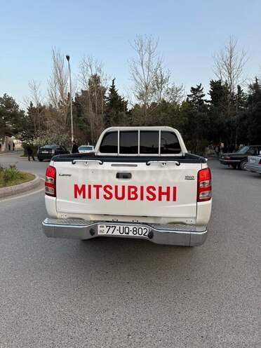 Mitsubishi L200 2018, 250,000 km - 2.4 л - Bakı