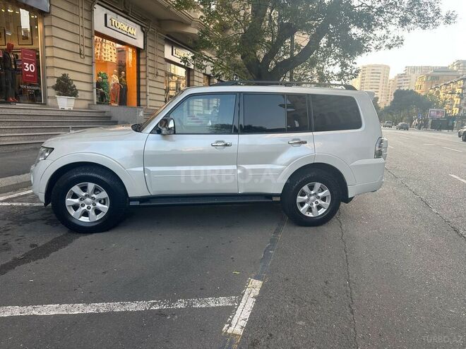 Mitsubishi Pajero 2012, 217,000 km - 3.5 л - Bakı