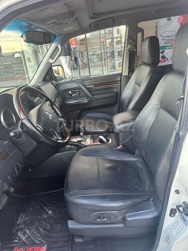 Mitsubishi Pajero 2012, 217,000 km - 3.5 л - Bakı
