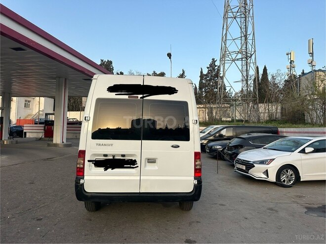 Ford Transit-4