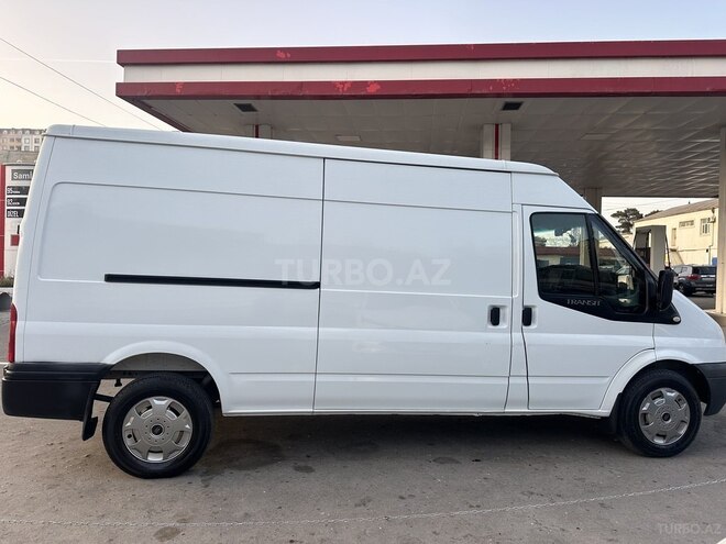 Ford Transit-5