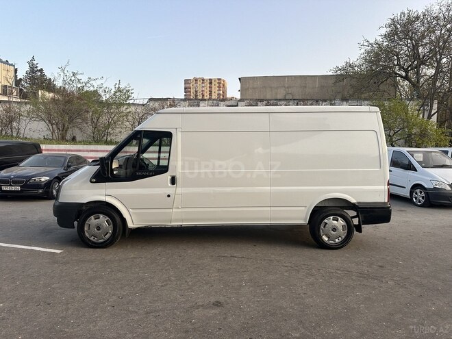 Ford Transit-6