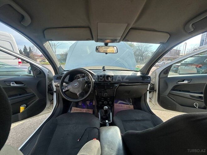 Opel Astra 2010, 380,000 km - 1.3 l - Lənkəran
