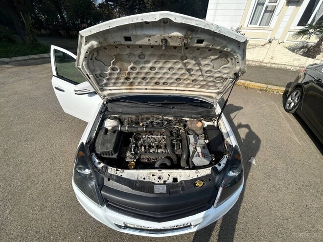 Opel Astra 2010, 380,000 km - 1.3 l - Lənkəran