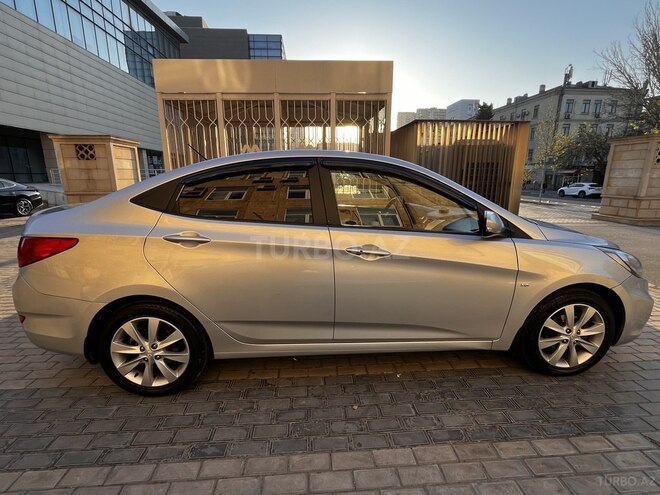 Hyundai Accent 2011, 211,000 km - 1.6 l - Bakı