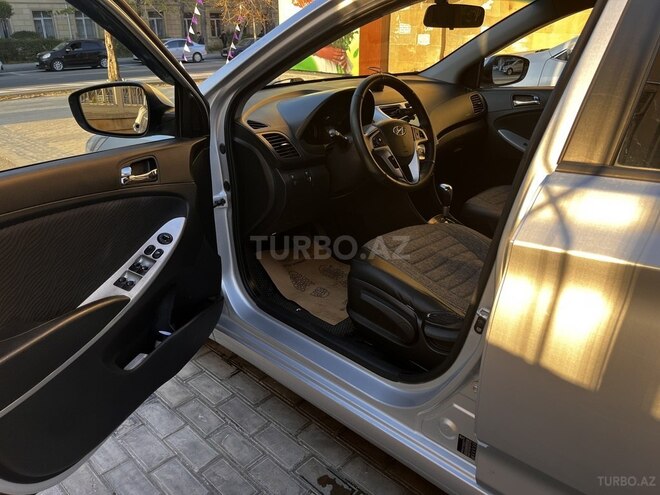 Hyundai Accent 2011, 211,000 km - 1.6 l - Bakı