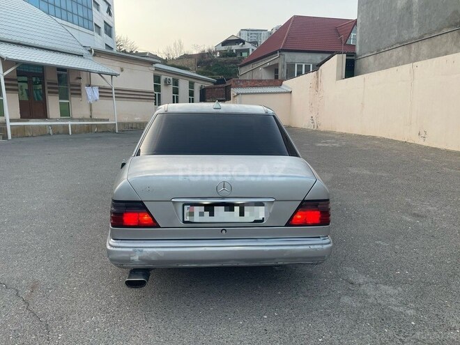 Mercedes E 260 1991, 450,000 km - 2.6 l - Bakı