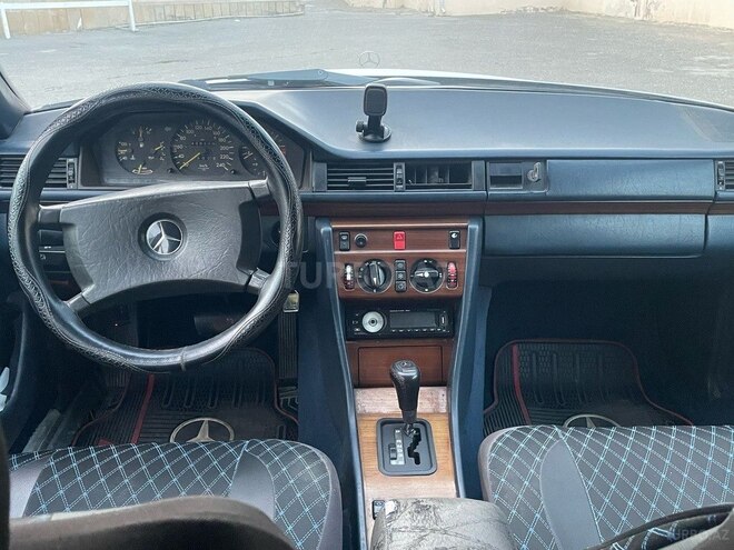Mercedes E 260 1991, 450,000 km - 2.6 l - Bakı