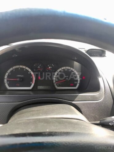 Chevrolet Aveo-10