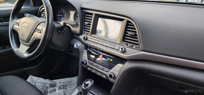 Hyundai Elantra 2017, 98,000 km - 2.0 л - Bakı