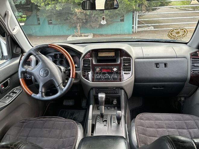 Mitsubishi Pajero 2000, 255,000 km - 3.2 l - Qazax