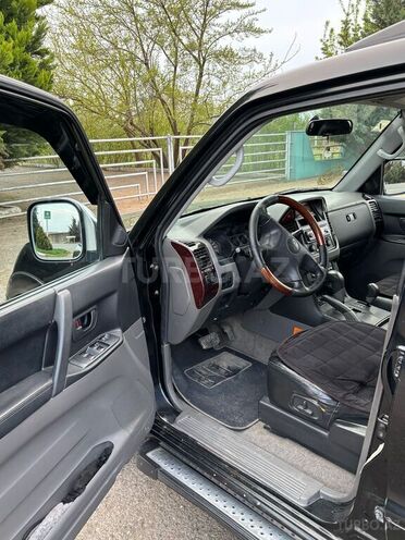 Mitsubishi Pajero 2000, 255,000 km - 3.2 l - Qazax