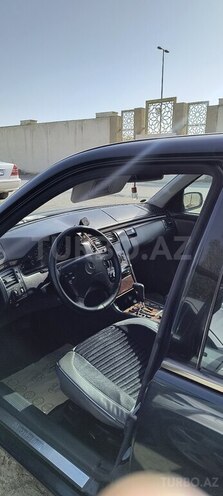 Mercedes E 240 1999, 356,423 km - 2.4 l - Bakı