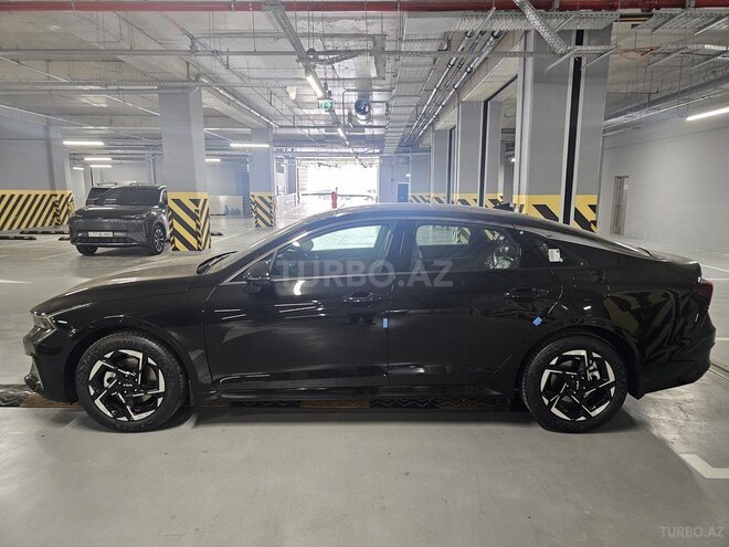 Kia K5-4