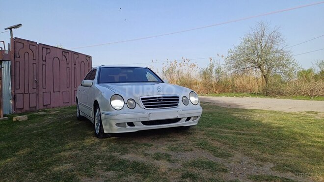 Mercedes E 270 2000, 689,000 km - 2.7 l - Sabirabad