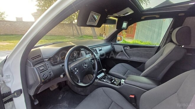 Mercedes E 270 2000, 689,000 km - 2.7 l - Sabirabad