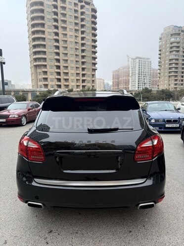 Porsche Cayenne-2