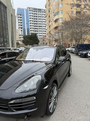 Porsche Cayenne-3