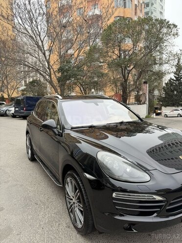 Porsche Cayenne-4