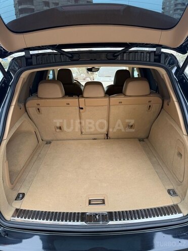 Porsche Cayenne-11