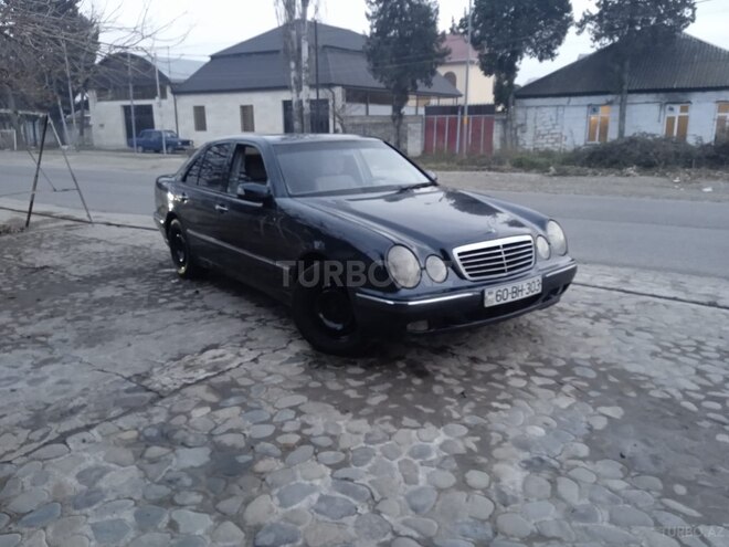 Mercedes E 200 2001, 380,000 km - 2.0 l - Tovuz