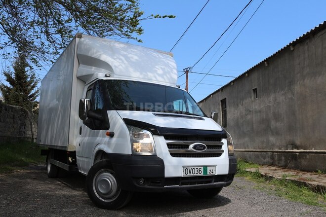 Ford Transit-3