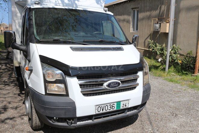 Ford Transit-2