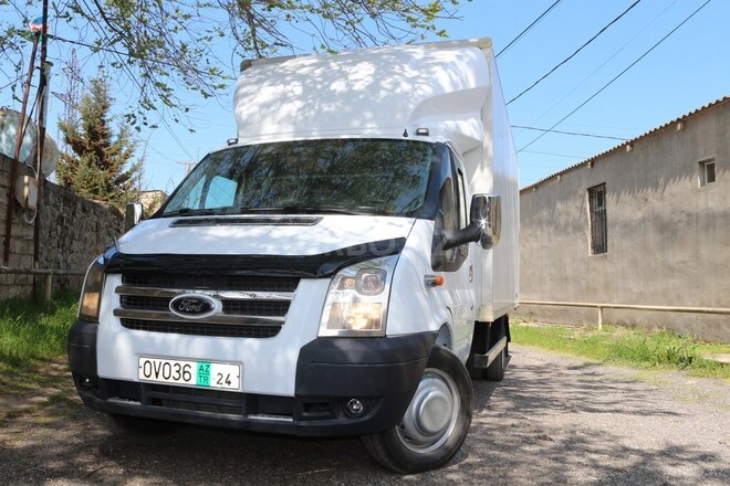 Ford Transit-9