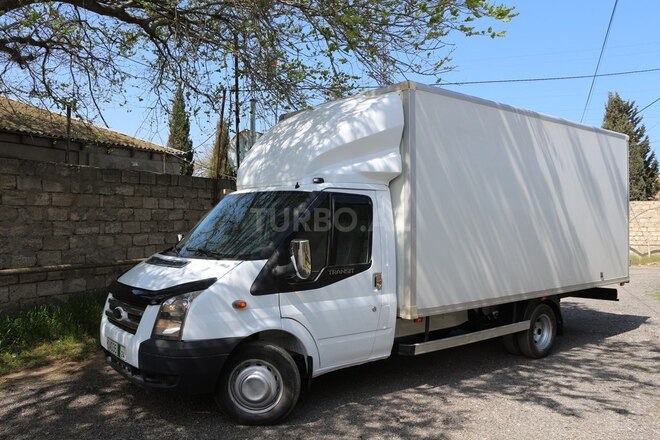 Ford Transit-8