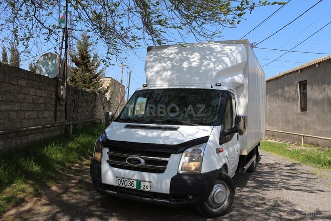 Ford Transit-5