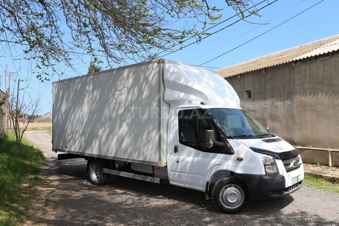 Ford Transit-7
