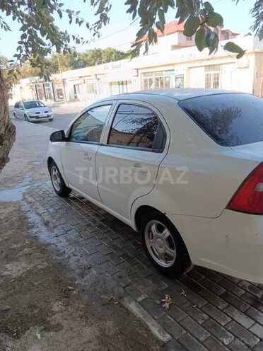Chevrolet Aveo-10