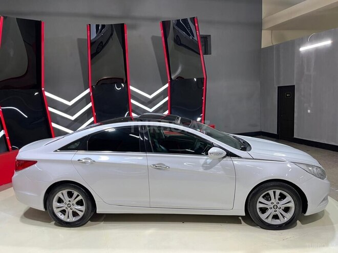 Hyundai Sonata-5