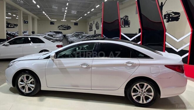 Hyundai Sonata-6