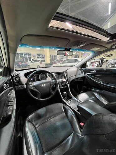 Hyundai Sonata-17