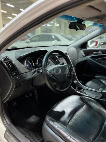 Hyundai Sonata-18