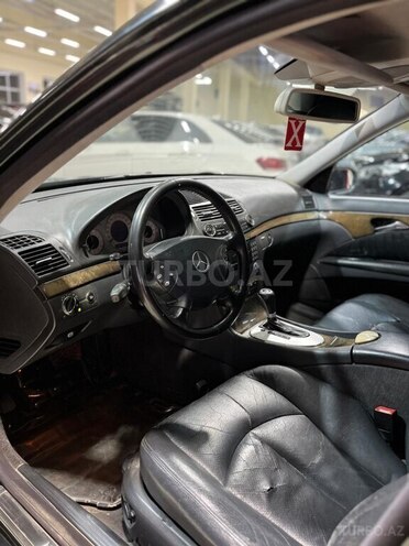 Mercedes E 240 2004, 301,001 km - 2.6 l - Sumqayıt