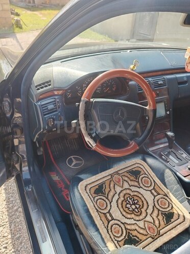 Mercedes E 230 1995, 476,800 km - 2.3 l - Bərdə