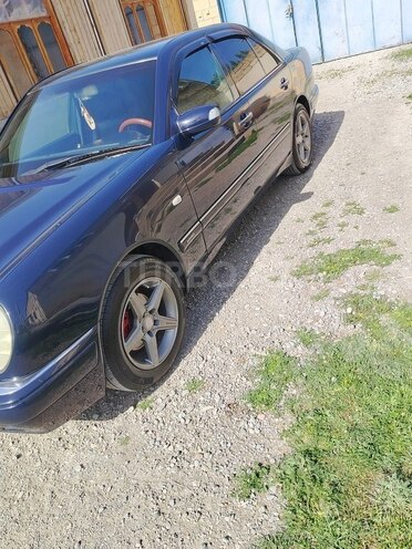 Mercedes E 230 1995, 476,800 km - 2.3 l - Bərdə