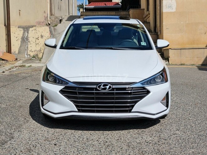 Hyundai Elantra-1