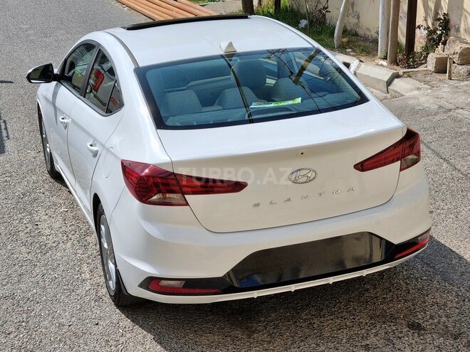 Hyundai Elantra-7