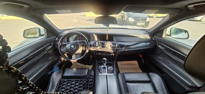 BMW 740 2011, 306,000 km - 3.0 л - Bakı