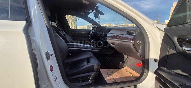 BMW 740 2011, 306,000 km - 3.0 л - Bakı
