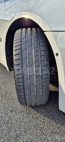 BMW 740 2011, 306,000 km - 3.0 л - Bakı