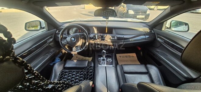 BMW 740 2011, 306,000 km - 3.0 л - Bakı