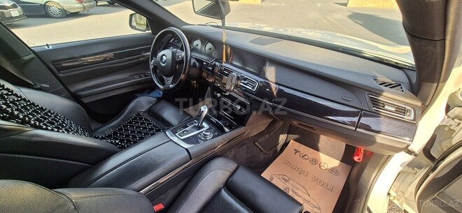 BMW 740 2011, 306,000 km - 3.0 л - Bakı