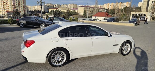 BMW 740 2011, 306,000 km - 3.0 л - Bakı