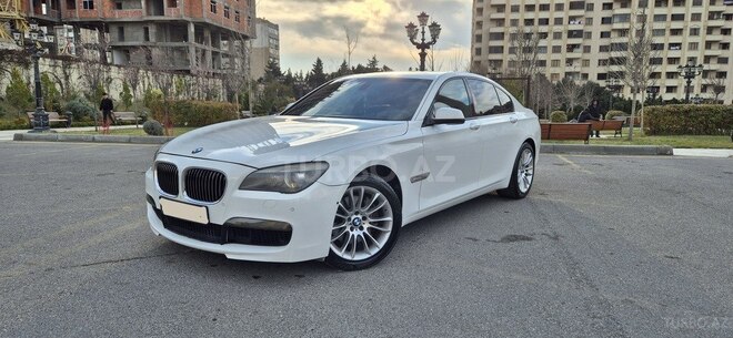BMW 740 2011, 306,000 km - 3.0 л - Bakı