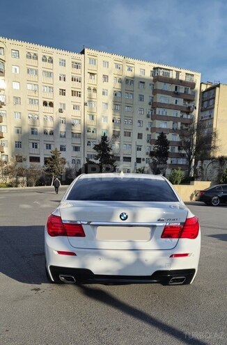 BMW 740 2011, 306,000 km - 3.0 л - Bakı