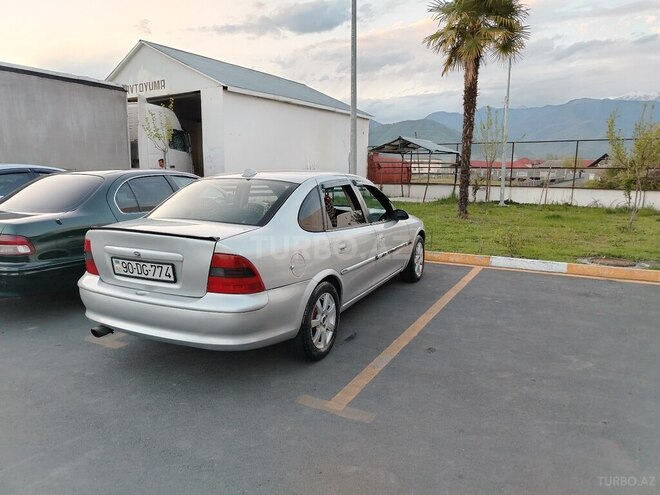 Opel Vectra 1995, 400,000 km - 1.8 l - Zaqatala